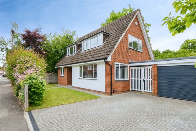 3 bed property, in Tennyson Road, £850,000