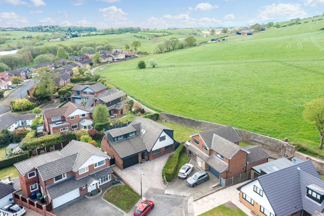 5 bed property, in Slaidburn Drive, £740,000