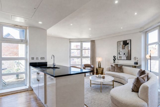 3 bed property, in Moreton Street, £970,000