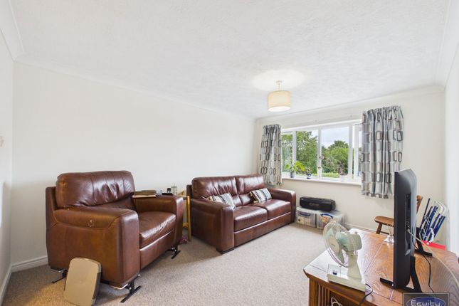 1 bed property, in Church Road, £205,000