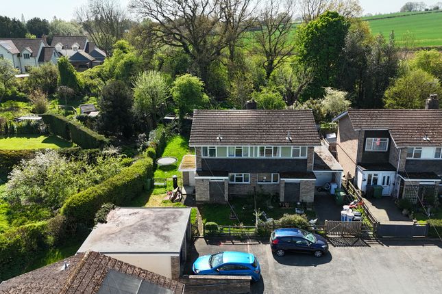 2 bed property, in 16 Westland View, £135,000