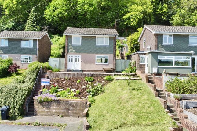3 bed property, in The Crescent, £240,000