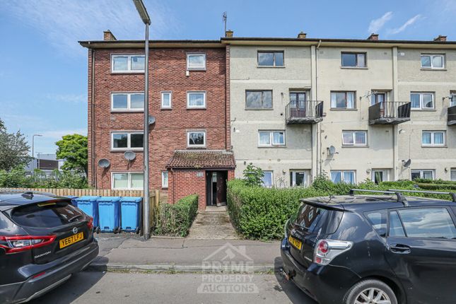 1 bed property, in 73 Canmore Road, £35,000