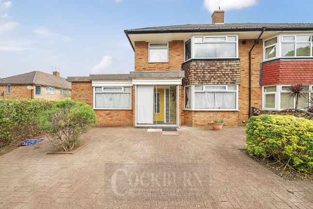 4 bed property, in Porcupine Close, £600,000