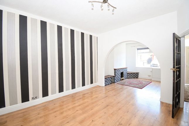 3 bed property, in Higher Croft, £180,000