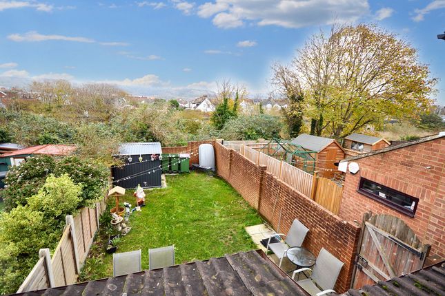 3 bed property, in Shorncliffe Road, £380,000