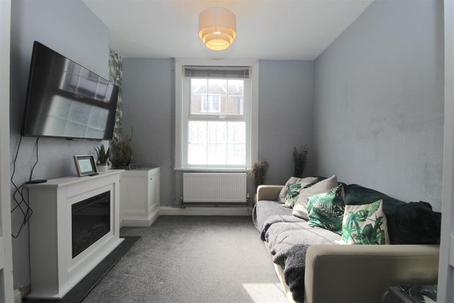 2 bed property, in Magdala Road, £240,000