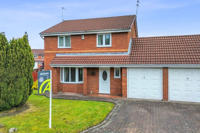 4 bed property, in Pintail Close, £320,000