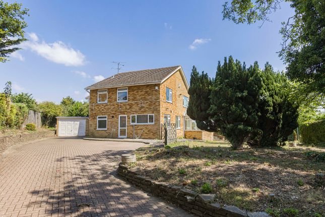 5 bed property, in Whitehill Road, £900,000