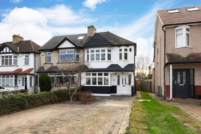 3 bed property, in Stonecot Close, £580,000