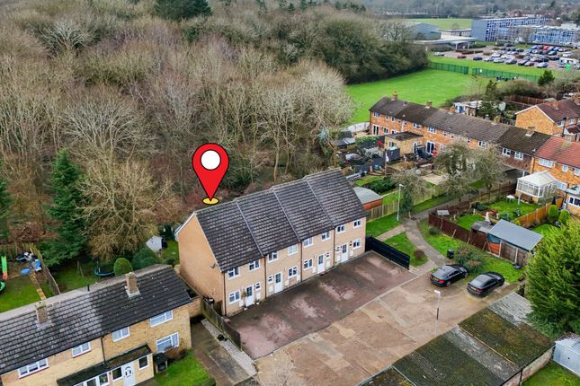 2 bed property, in Breakspear, £318,500