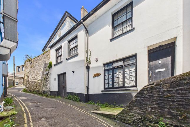 2 bed property, in Shutta Road, £260,000