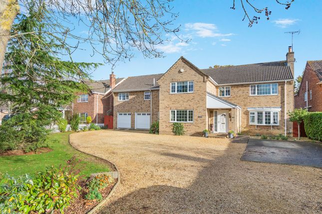 6 bed property, in Acorn Drive, £675,000