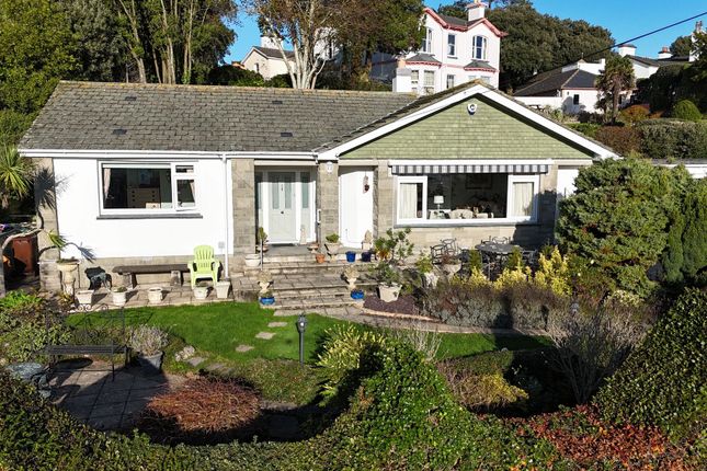 3 bed property, in Warberries, £475,000