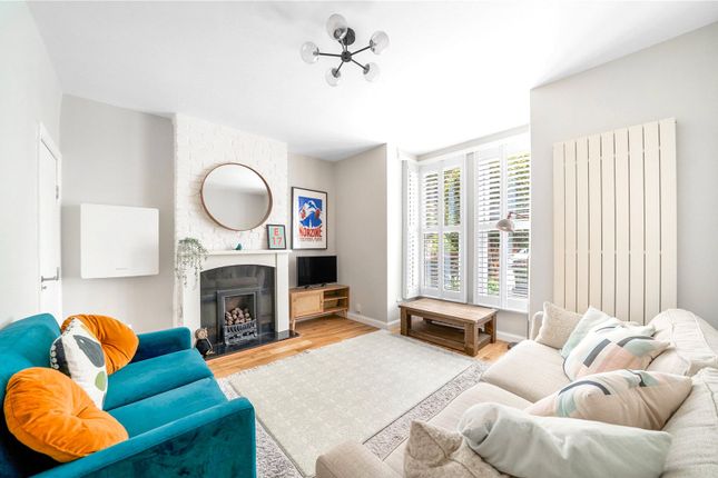 3 bed property, in Stanhope Road, £900,000