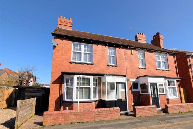 3 bed property, in Baysham Street, £275,000