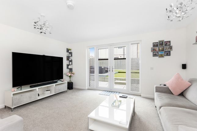 3 bed property, in 11 Grant Crescent, £250,000