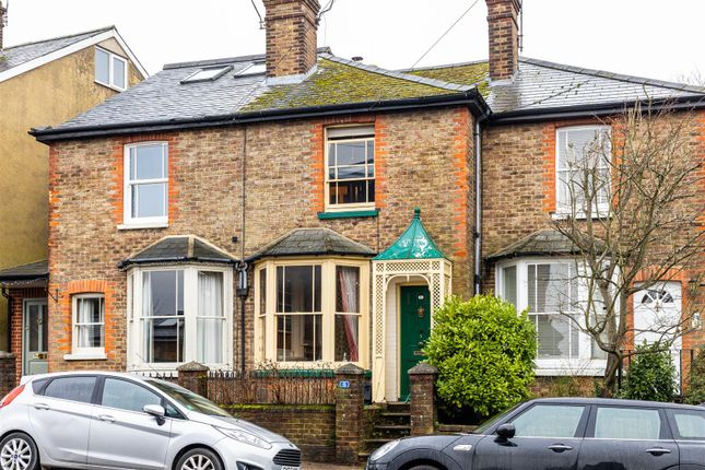 2 bed property, in Oakhill Road, £650,000