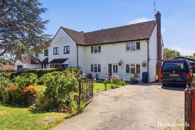 3 bed property, in Windmill Close, £475,000