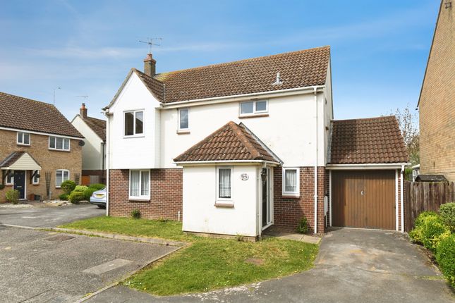 4 bed property, in Hopkins Mead, £400,000