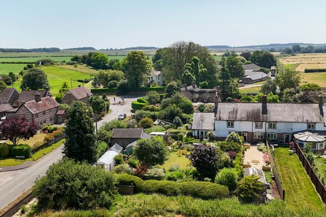2 bed property, in South Farm Cottages, £500,000