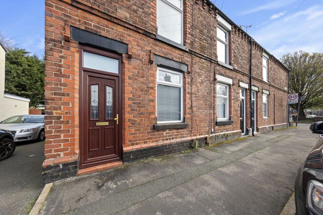 2 bed property, in Lockett Street, £180,000