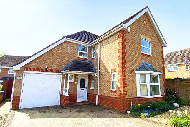 4 bed property, in Lilyvale Close, £365,000