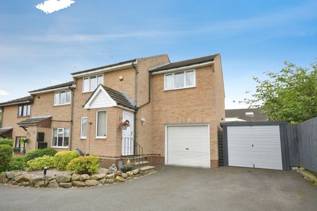 3 bed property, in Cairn Drive, £225,000