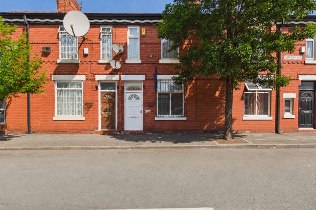 2 bed property, in Carlton Avenue, £160,000