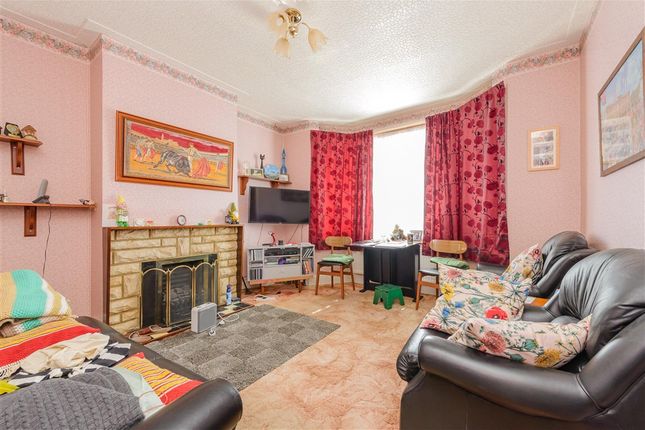 3 bed property, in Lime Avenue, £300,000