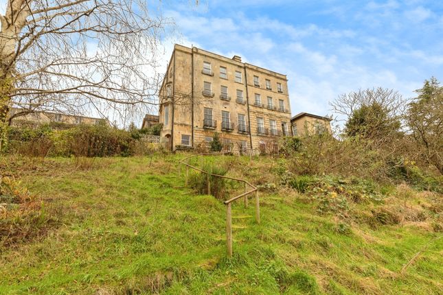 2 bed property, in Warminster Road, £450,000