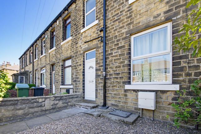 2 bed property, in 71 Reinwood Road, £165,000