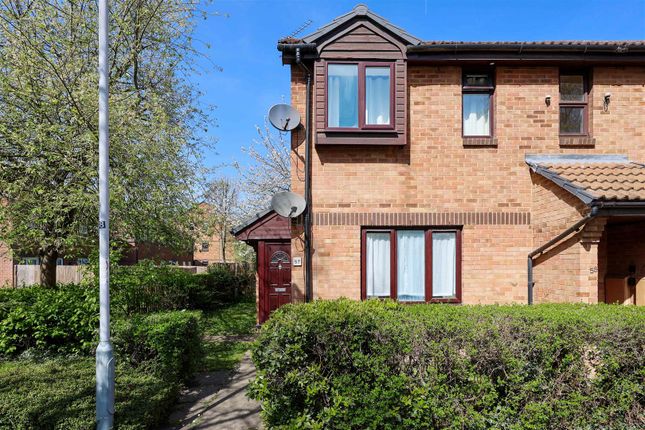 1 bed property, in Tavistock Road, £220,000