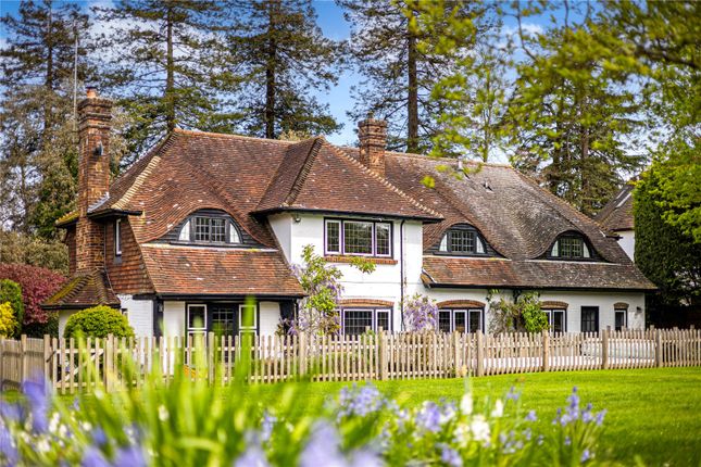 5 bed property, in Pine Walk, £2,150,000