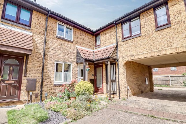 2 bed property, in Dovecote, £260,000