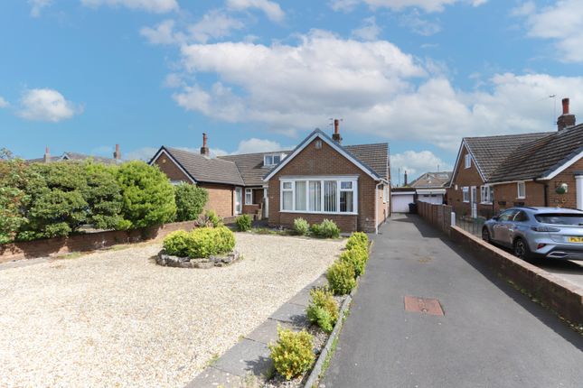2 bed property, in Lowton Road, £200,000