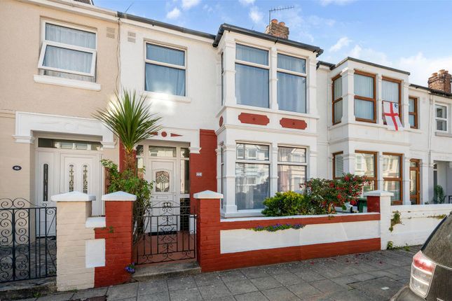3 bed property, in Ebery Grove, £300,000