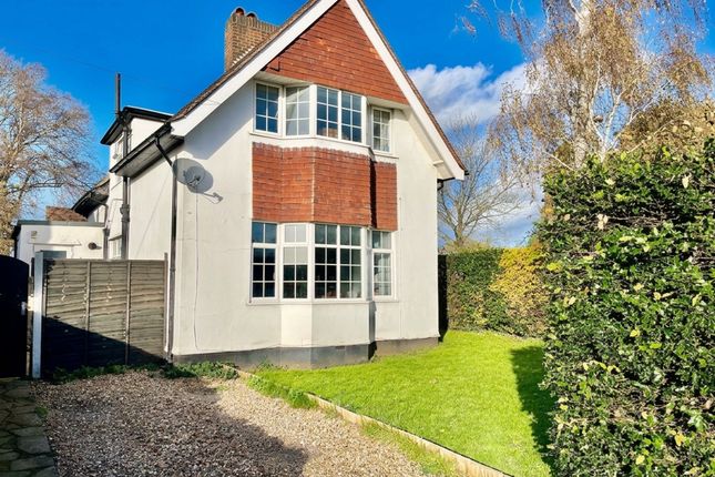 2 bed property, in Windmill Hill, £600,000