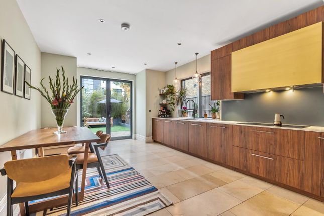 3 bed property, in Calais Street, £1,195,000