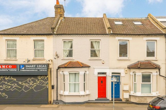 2 bed property, in Haydons Road, £599,950