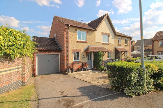 2 bed property, in Honeysuckle Close, £240,000