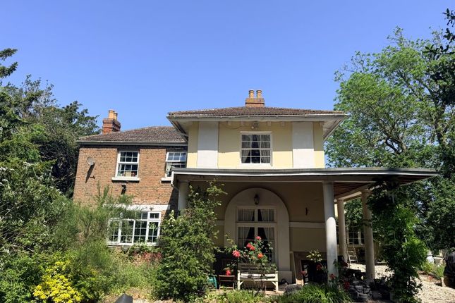 6 bed property, in The Firs, £760,000