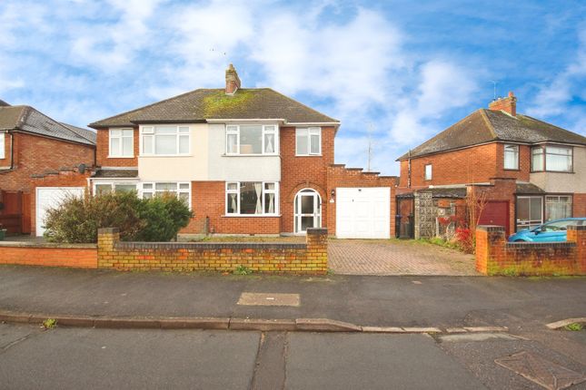 3 bed property, in Whitmore Road, £300,000