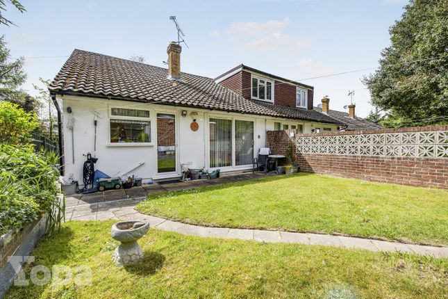 2 bed property, in Downs Road, £475,000