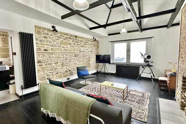 1 bed property, in Eversfield Place, £220,000