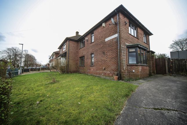 3 bed property, in Longridge Avenue, £200,000