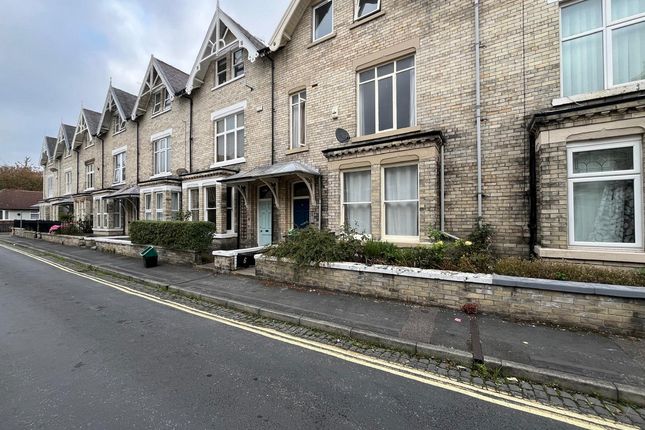 7 bed property, in . Feversham Crescent, £575,000