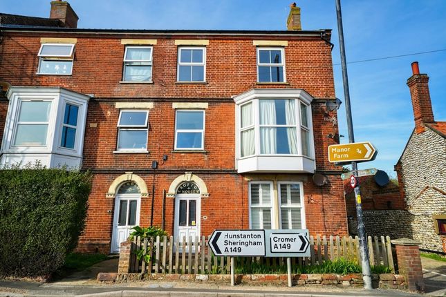 1 bed property, in High Street, £115,000