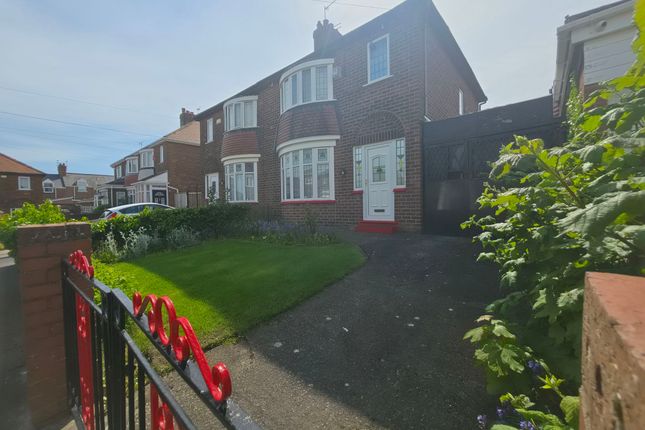 3 bed property, in Ferndene Crescent, £100,000