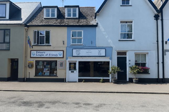 2 bed property, in Fore Street, £375,000
